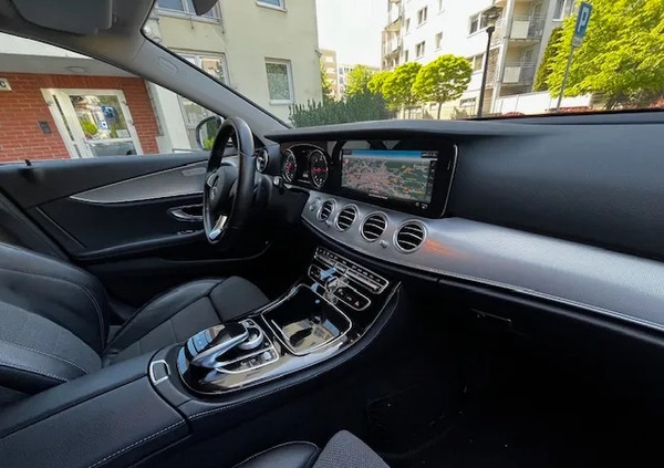 Mercedes-Benz Klasa E cena 94799 przebieg: 161000, rok produkcji 2017 z Kazimierza Wielka małe 232